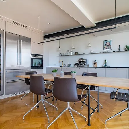 Апартаменты Penthouse With Panoramic Private Terrace